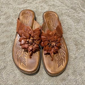 Born leather flower sandles Sz 9/40.5 like new!
